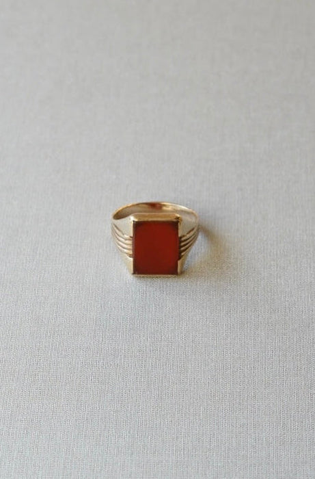 VINTAGE<BR>MENS 9CT GOLD CARNELIAN SIGNET RING