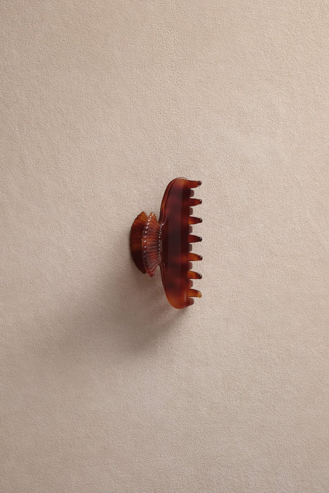SOPHIE BUHAI<br>SMALL FAN SHELL CLAW<br>in TORT