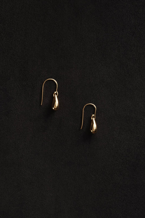 SOPHIE BUHAI<br>GOLD TINY DROPLET EARRINGS