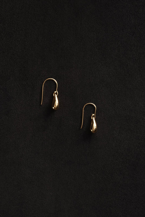 SOPHIE BUHAI<br>GOLD TINY DROPLET EARRINGS