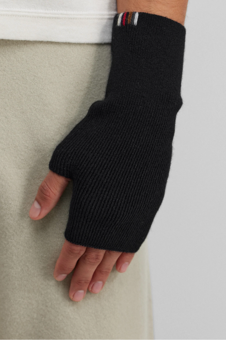EXTREME CASHMERE<br>n°391 moufle<br>in RAVEN