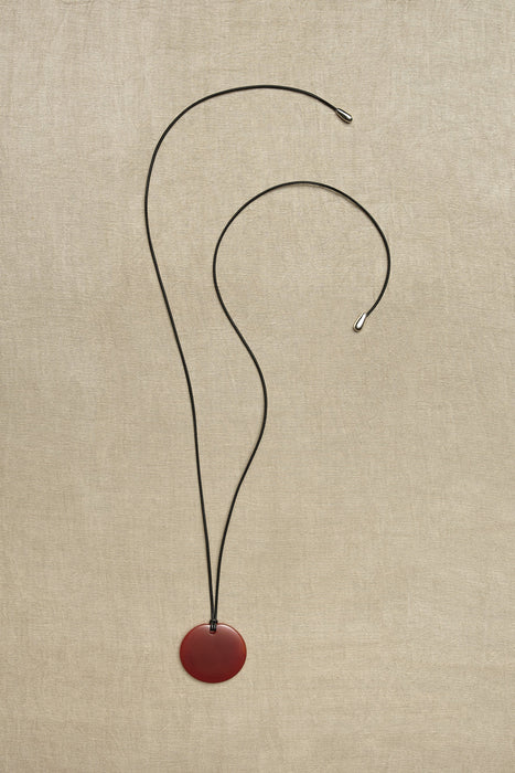 SOPHIE BUHAI<br>MEDIUM FULL MOON PENDANT<br>IN CARNELIAN
