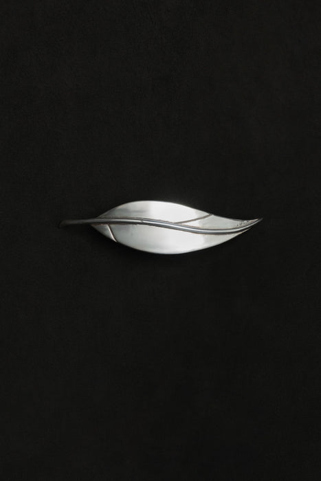 SOPHIE BUHAI<br>LEAF BROOCH