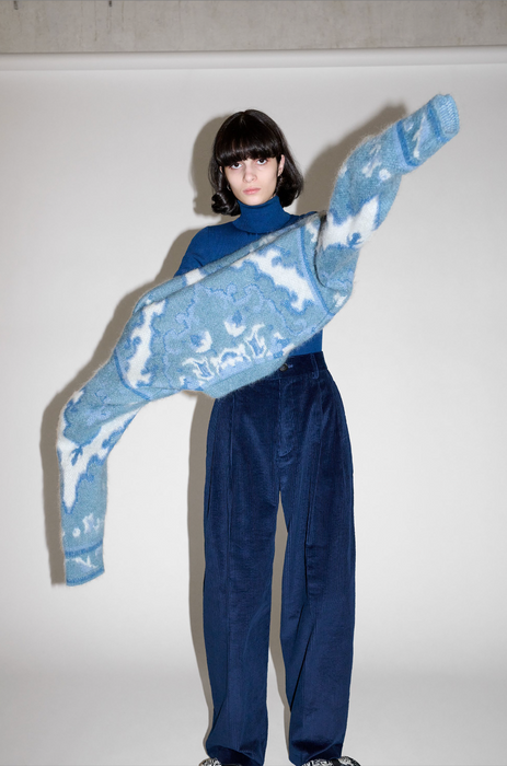 CRISTASEYA<br>CASHMERE OVERSIZED CARPET SWEATER <BR>in BLUE/WHITE