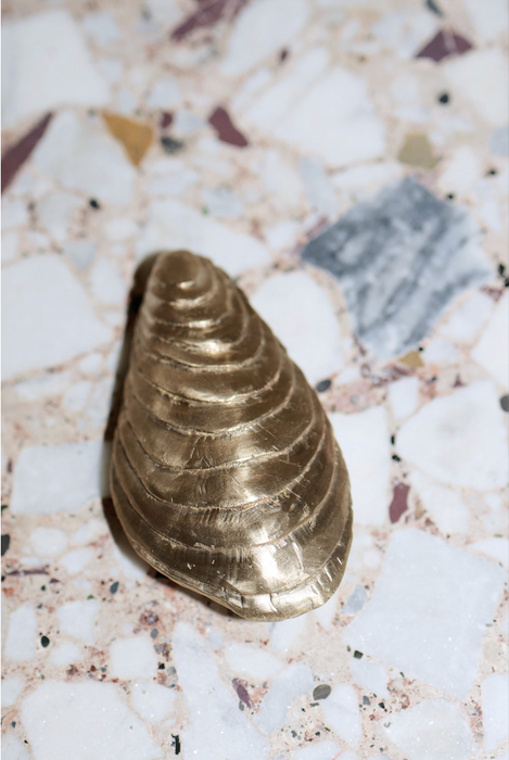Zoe Mohm for　CRISTASEYA <br>COZZA PAPER WEIGHT <br>in BRONZE