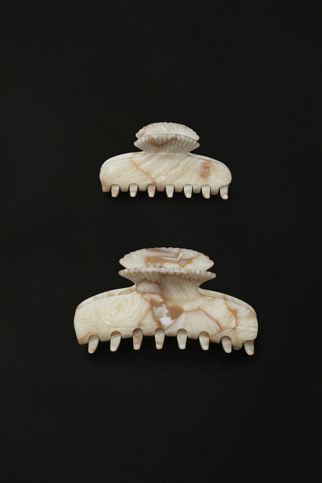 SOPHIE BUHAI<br>FAN SHELL CLAW<br>Alabaster