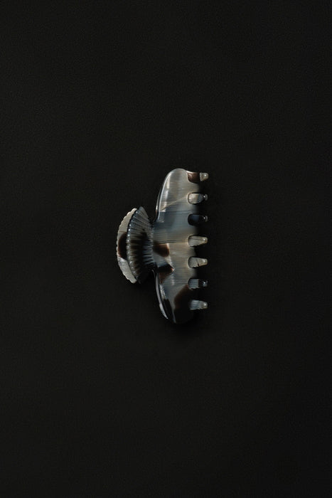 SOPHIE BUHAI<br>SMALL FAN SHELL CLAW<br>Tesserae<br><br>SOLD OUT