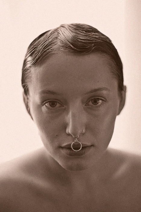 Claudia Lepik<br>EMPTY MOON NOSEPIECE