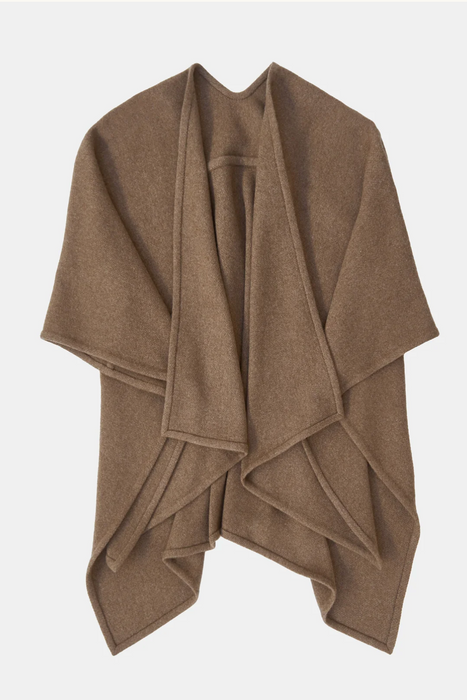 NORLHA<br>SEAMED CAPE<br>in NATURAL YAK GOLDEN BROWN