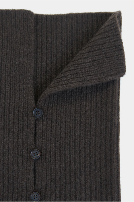 NORLHA<br>BUTTON DOWN SKINNY NECK PIECE<br>in NATURAL YAK BROWN