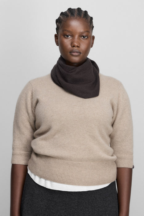 EXTREME CASHMERE<br>n°35 bandana<br>in DARK BROWN