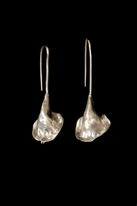 Zoe Mohm for CRISTASEYA<BR>CALLA LILY EARRING<br><br>SOLD OUT