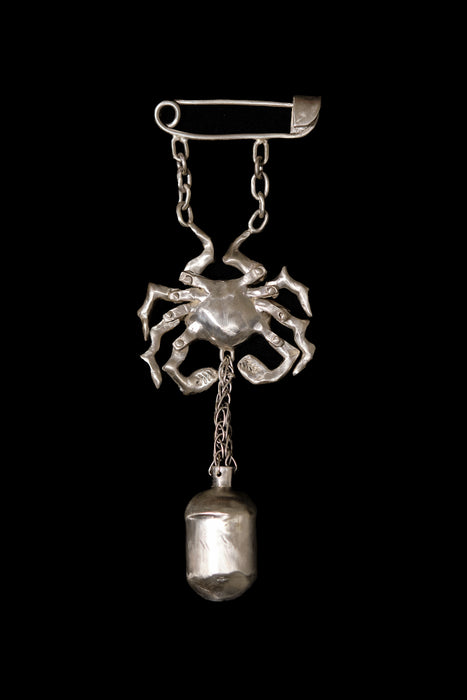 Zoe Mohm for CRISTASEYA<BR>CRAB BROCHE<br><br>SOLD OUT