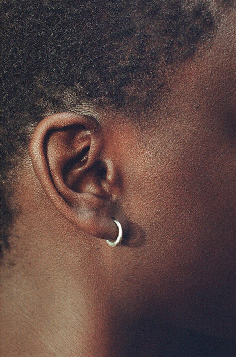 SOPHIE BUHAI<br>SMALL NOUVEAU HOOPS