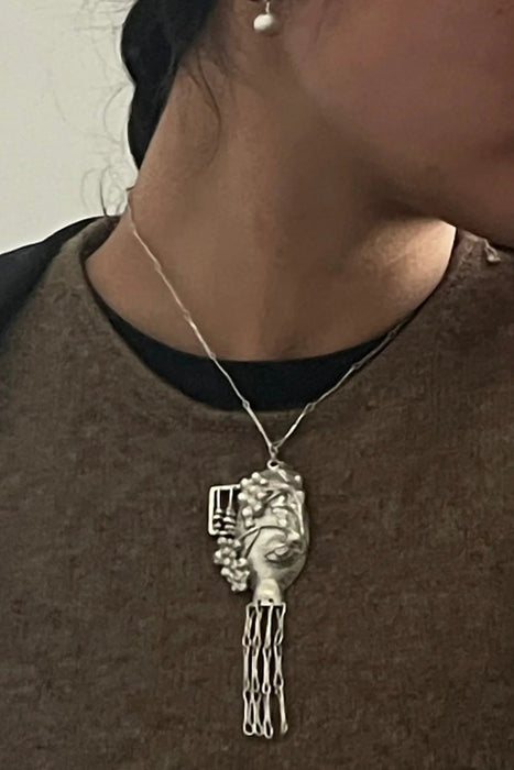 Zoé Mohm<br>CHAIN FRINGED EGG NECKLACE