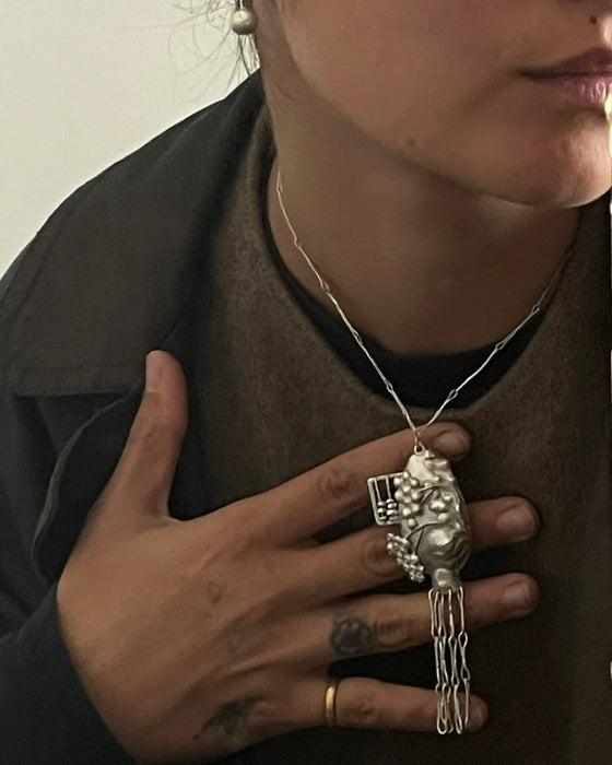Zoé Mohm<br>CHAIN FRINGED EGG NECKLACE