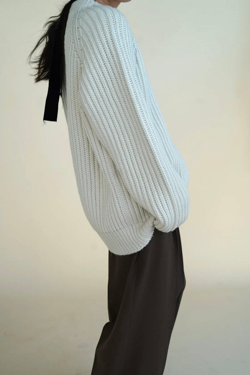 さえら◇ ヒスクローネ◇ 黒ニット◇アイボリーフリルスヌード さえら◇ ヒスクローネ◇ 黒ニット◇アイボリーフリルスヌード