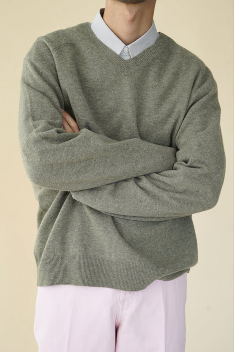 CRISTASEYA<br>OVERSIZED V NECK FLANNEL SWEATER<br>in LIGHT KHAKI