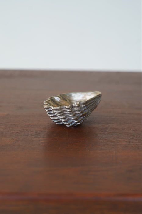 Zoe Mohm for　CRISTASEYA <br>OYSTER CANDLE HOLDER <br>in BRONZE