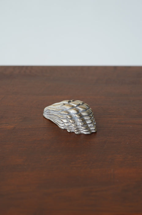 Zoe Mohm for　CRISTASEYA <br>OYSTER CANDLE HOLDER <br>in BRONZE