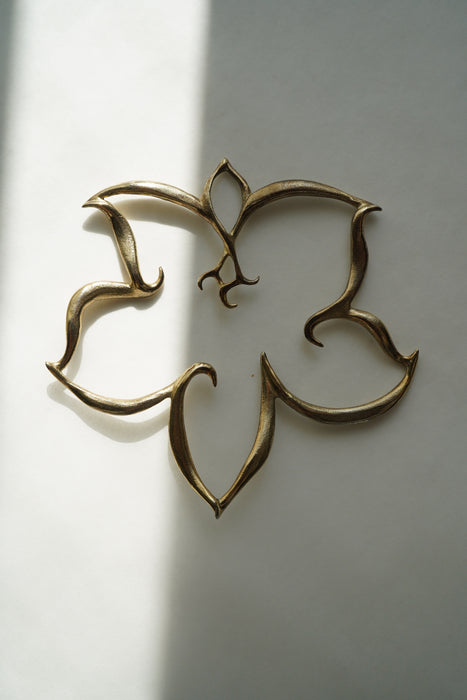 VINTAGE<BR>MOTHER OF PEARL FLOWER EARRINGS