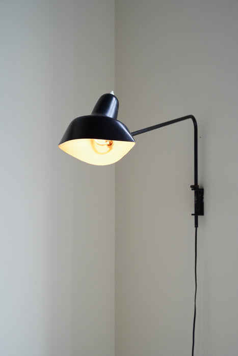 SERGE MOUILLE<BR>WALL LAMP