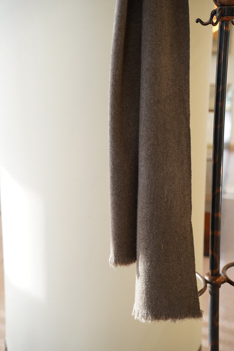 NORLHA<br>NOMAD CLASSIC SKINNY SCARF<br>in NATURAL YAK GREY