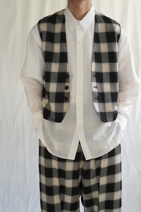 CRISTASEYA<br>BUTTON DOWN VEST<br>in BLACK/CREAM CHECKS