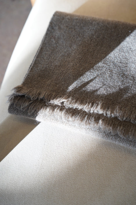NORLHA<br>NOMAD CLASSIC SKINNY SCARF<br>in NATURAL YAK GREY