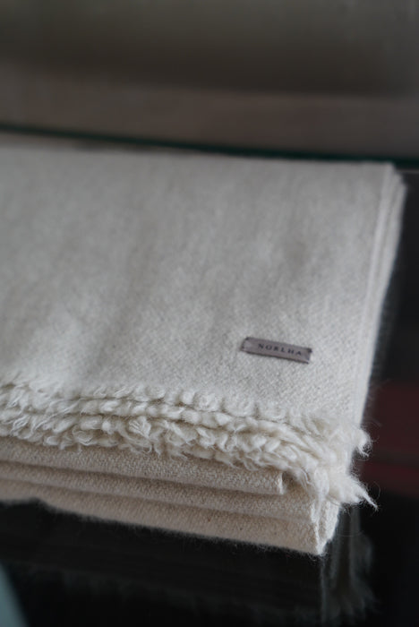 NORLHA<br>NOMAD CLASSIC SCARF<br>NATURAL YAK WHITE