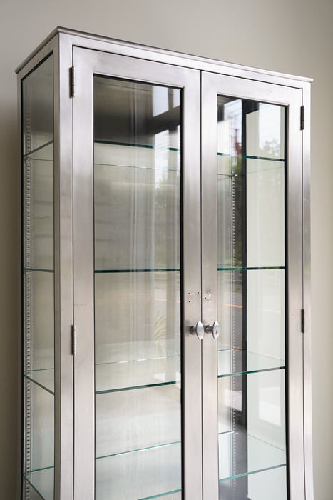 US VINTAGE CABINET