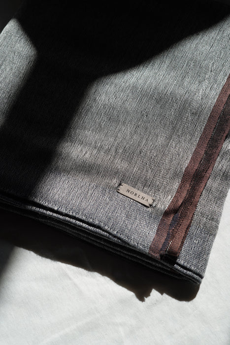 NORLHA<br>FEATHER RAIN SHAWL