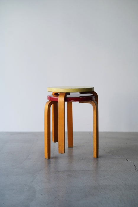 ALVAR AALTO<BR>STOOL60<BR>FINSVEN YELLOW<BR><BR>SOLD OUT