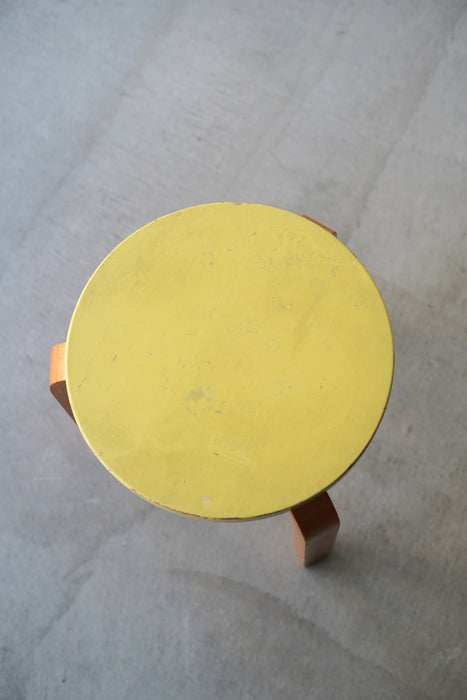 ALVAR AALTO<BR>STOOL60<BR>FINSVEN YELLOW<BR><BR>SOLD OUT