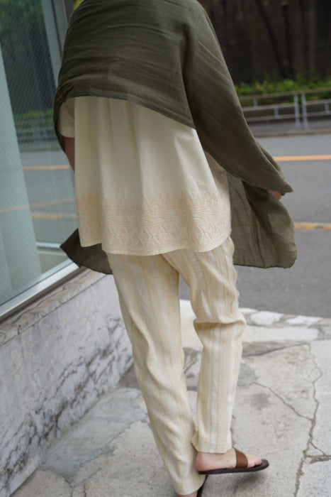 NORLHA<br>FEATHER LIGHT NARROW SCARF <br>in TEA LEAF