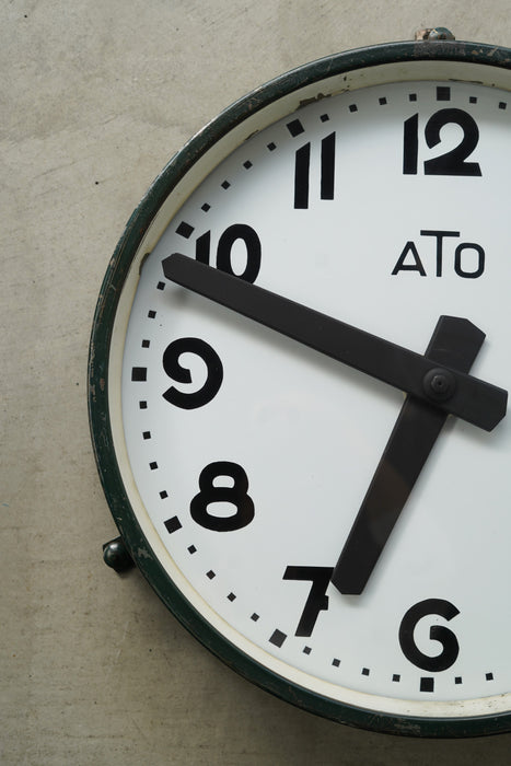 ATO CLOCK ENAMEL+IRON<BR><BR>SOLD OUT