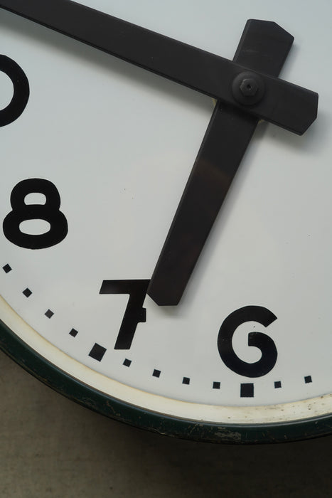 ATO CLOCK ENAMEL+IRON<BR><BR>SOLD OUT