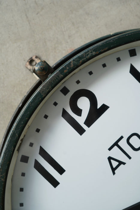 ATO CLOCK ENAMEL+IRON<BR><BR>SOLD OUT