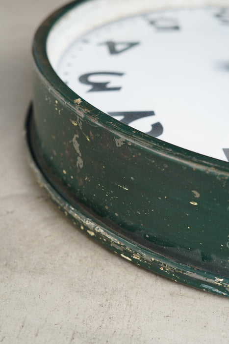 ATO CLOCK ENAMEL+IRON<BR><BR>SOLD OUT
