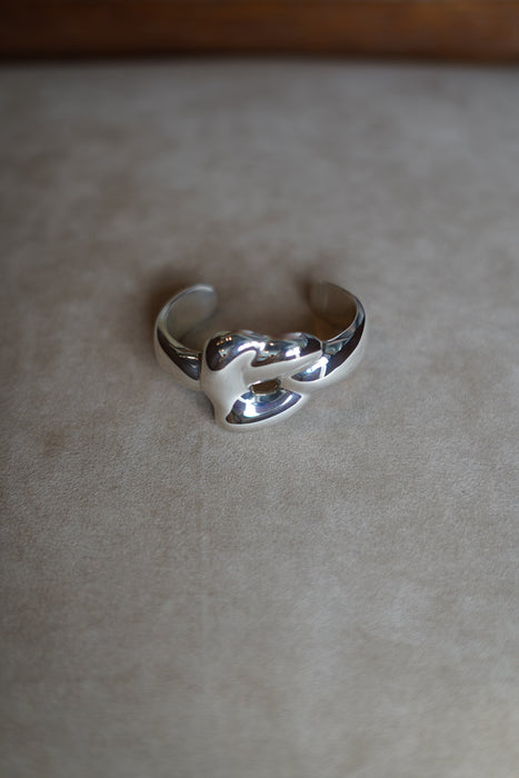1978s<BR> ELSA PERETTI for TIFFANY & CO.<BR>KNOT HEART  CUFF