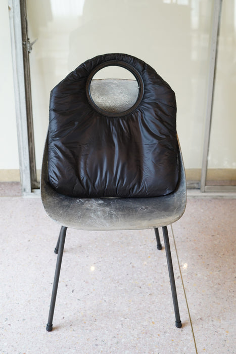 pelleq<br>PADDED BAG<br>in BLACK
