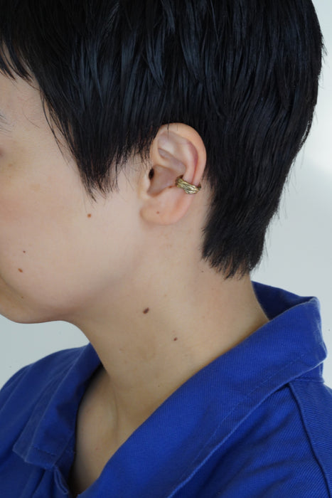 Claudia Lepik<br>MIRA EARCUFF SLIM<br> in ANTIQUE GOLD