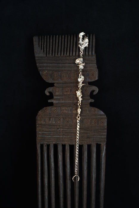 Claudia Lepik<br>CAST BIT NOSECHAIN