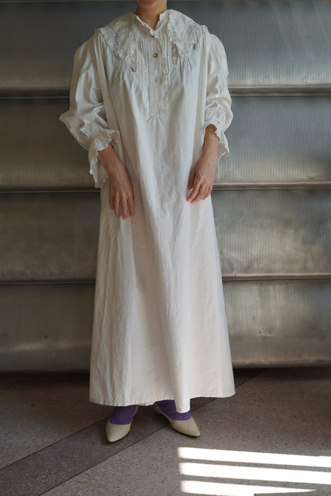 ANTIQUE<BR>COTTON LACE WIDE COLLAR LONG DRESS <BR> <BR>SOLD OUT