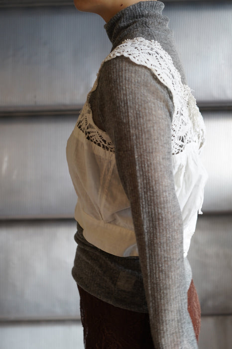 FUMIKA_UCHIDA<br>GAUZE TTL-NECK SWEATER