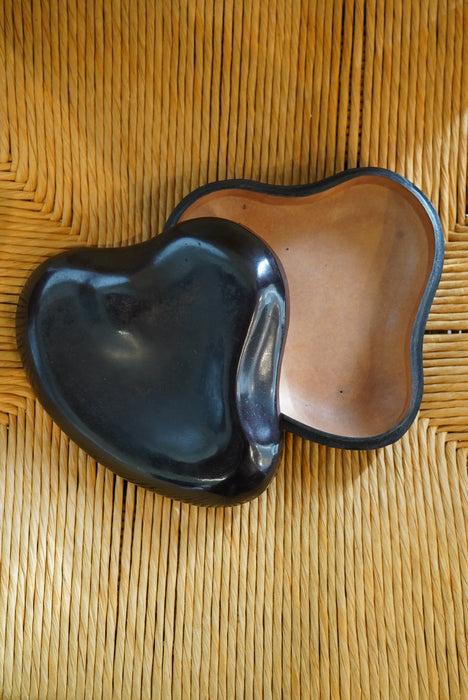 VINTAGE<BR> ELSA PERETTI for TIFFANY & CO.<BR> LEATHER HEART BOX