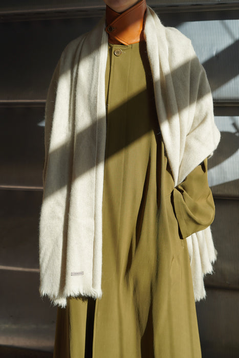 NORLHA<br>NOMAD CLASSIC SCARF<br>NATURAL YAK WHITE