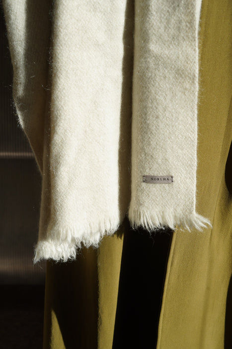 NORLHA<br>NOMAD CLASSIC SCARF<br>NATURAL YAK WHITE