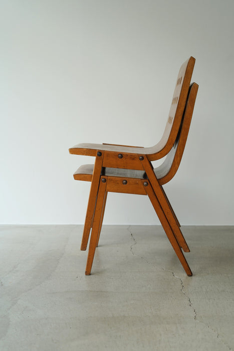 ROLAND RAINER<BR>STACKING CHAIR<BR><BR>SOLD OUT