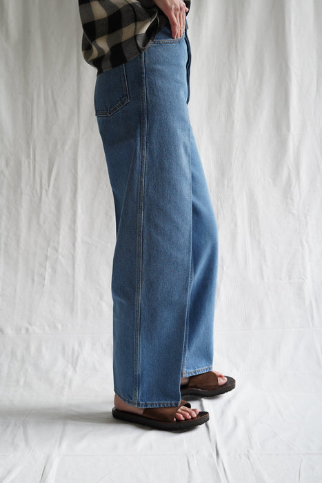 CRISTASEYA<br>BLEACHED DENIM HIGH-WAISTED JEANS